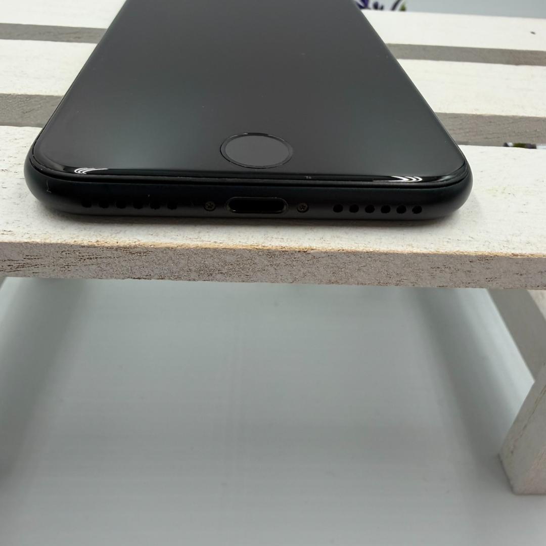【美品】iPhone SE第3世代 64GB ミッドナイト 1