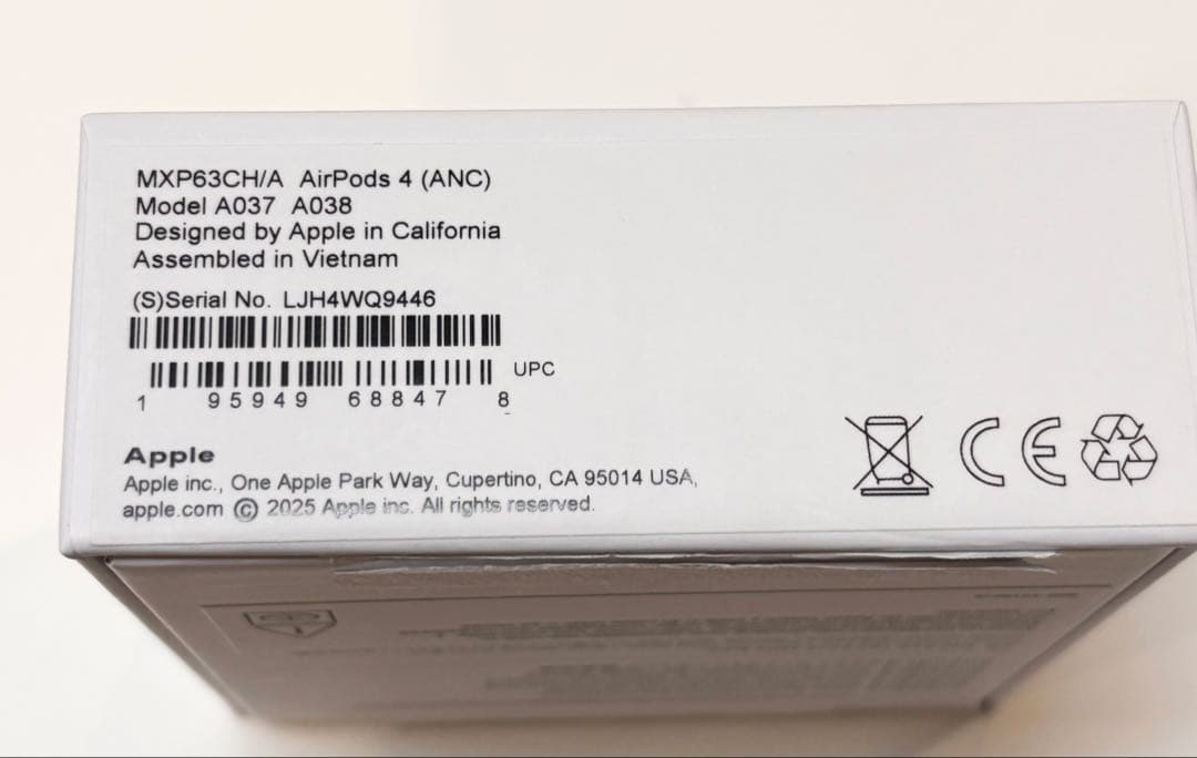 AirPods 4（ANC）MXP93J/A　ワイヤレス充電ケース+右イヤホン