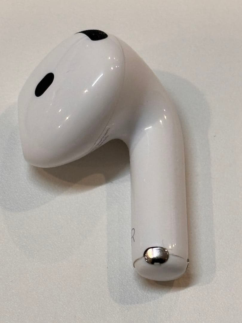 AirPods 4（ANC）MXP93J/A　ワイヤレス充電ケース+右イヤホン