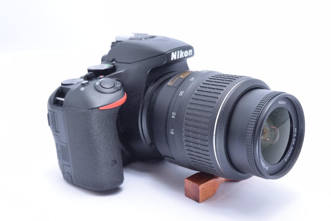 ❷Nikon D5500 デジタル一眼レフカメラ　シャッター数10回