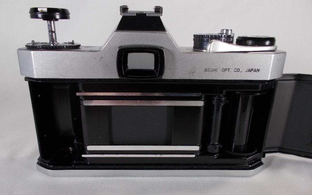 フィルムカメラ 整備済 完動品　Pentax SPF + f/1.8　N188