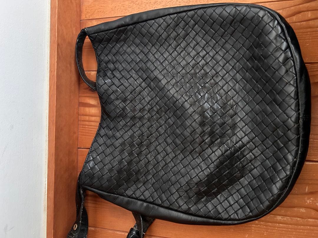 【難アリ】　BOTTEGA VENETA　ショルダーバッグ　斜めがけ　黒