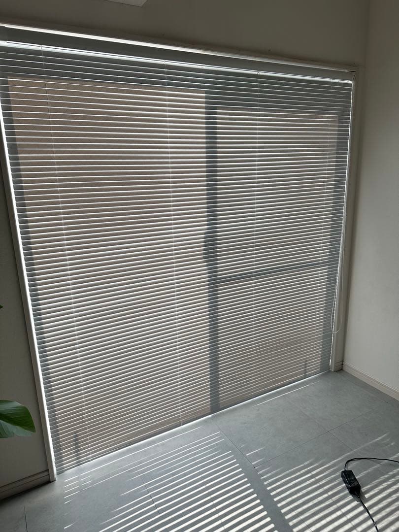 美品ブラインドカーテン1680mm×1740mm　ホワイト