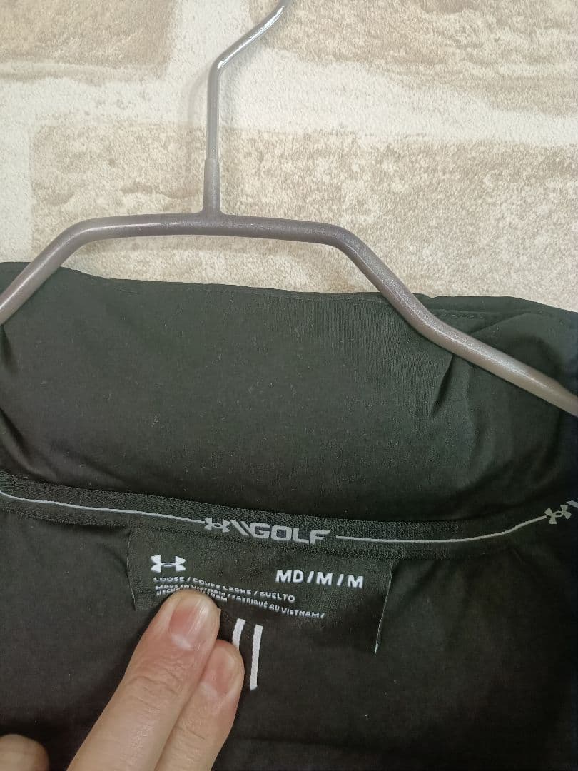 【新品♪】アンダーアーマー　ゴルフ　ダウンジャケット　黒 サイズM