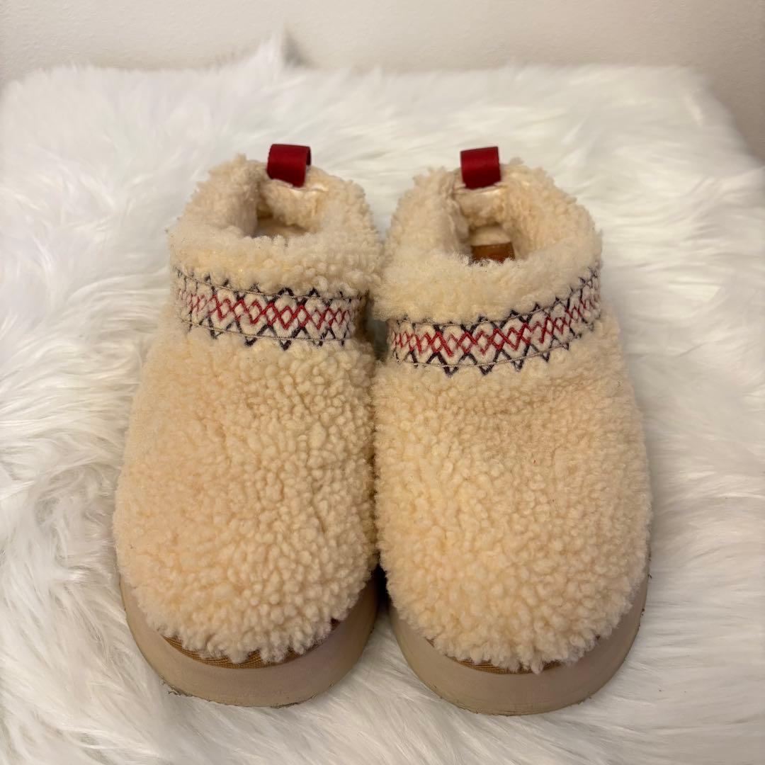 【希少】UGG タズ ヘリテージ ブレイド ムートン 厚底 ベージュ スリッポン