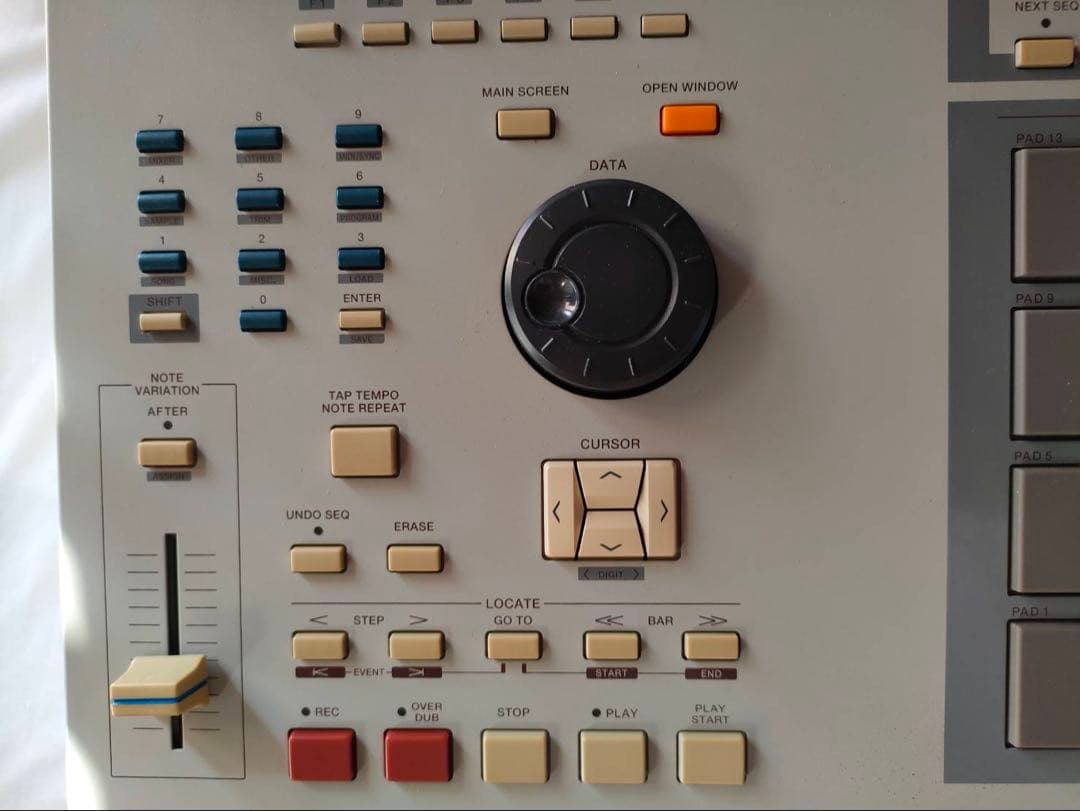 AKAI MPC2000XL MIDIプロダクションセンター