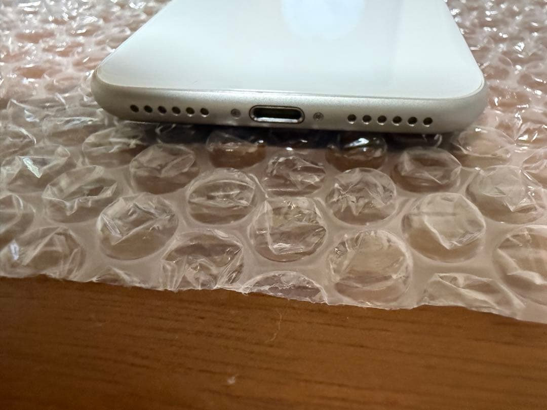 Apple iPhone SE 第二世代 本体