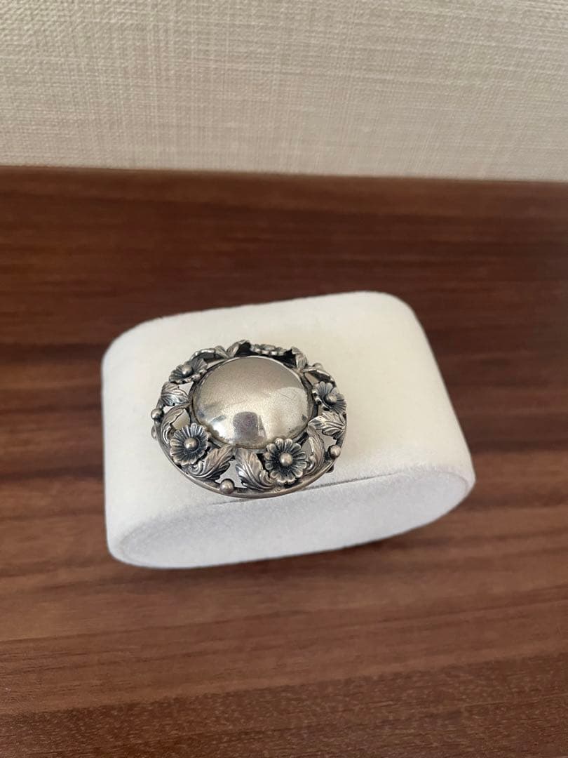 N . E . FROM ピン ブローチ ヴィンテージ　アンティーク