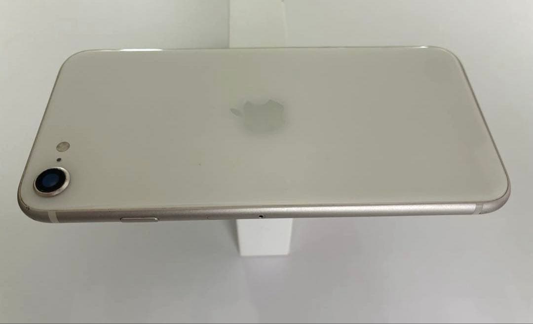 iPhone SE3 スターライト