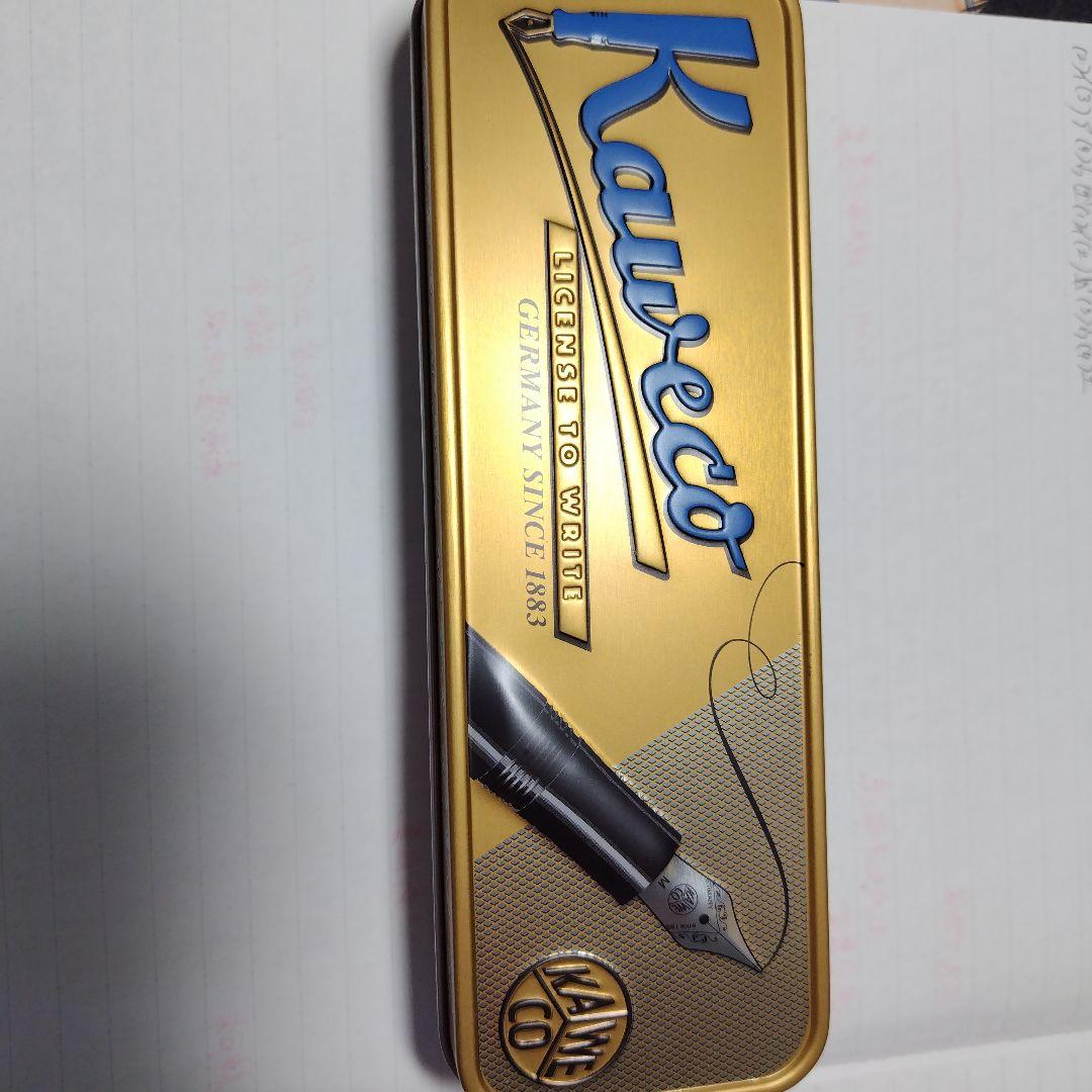 KAWECOのblack、CARANDACHEのgold、KURUTOGAです