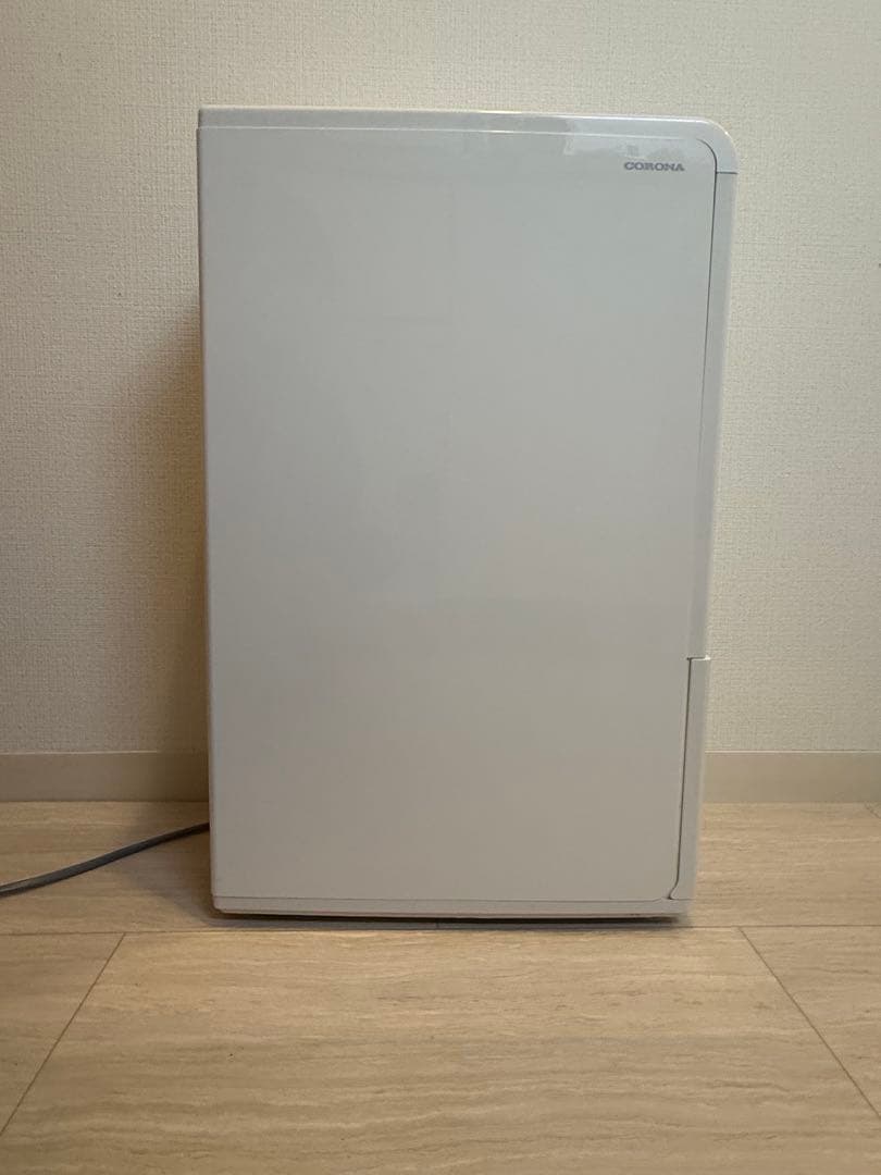 【値下げしました】CORONA 衣類乾燥機　除湿機 ホワイト