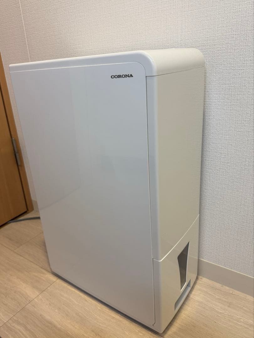 【値下げしました】CORONA 衣類乾燥機　除湿機 ホワイト