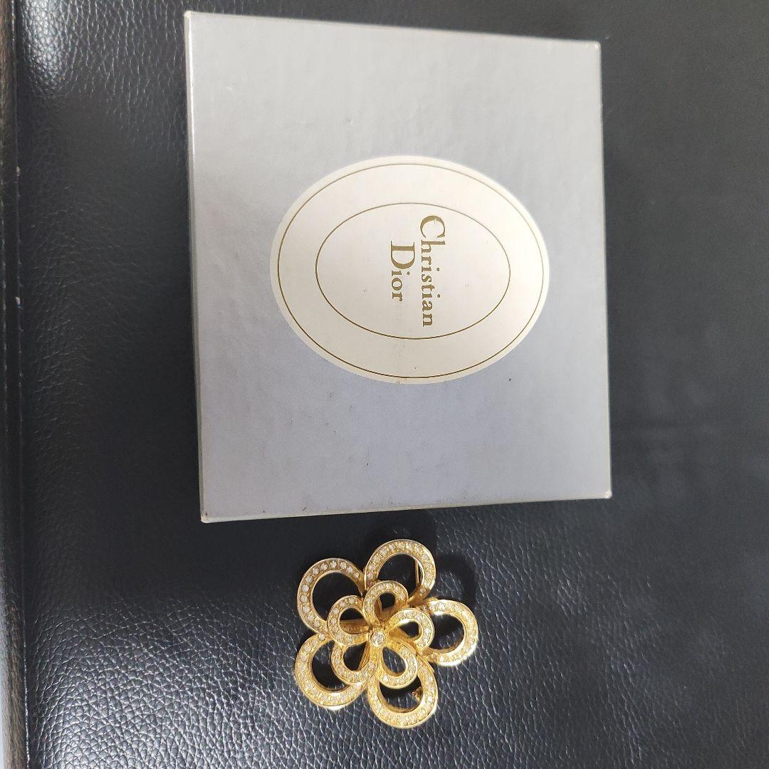 Christian Dior 花形ブローチ　ヴィンテージ