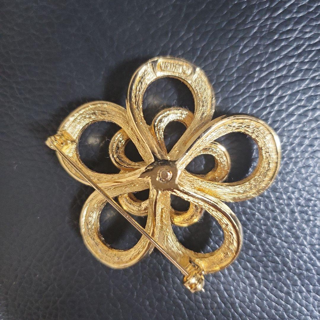 Christian Dior 花形ブローチ　ヴィンテージ