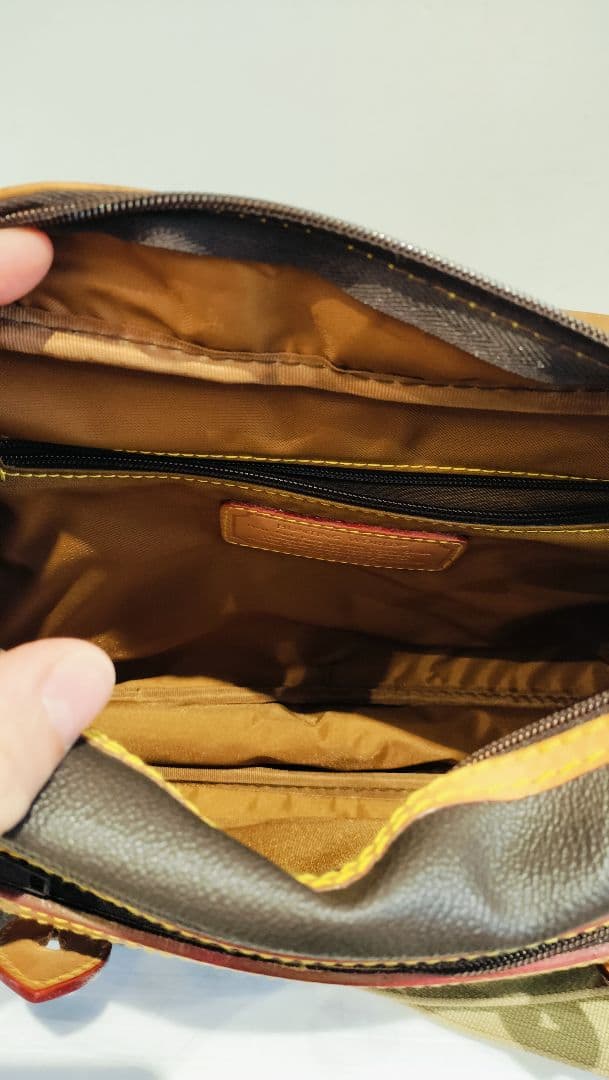 HUNTING WORLD ショルダーバッグ