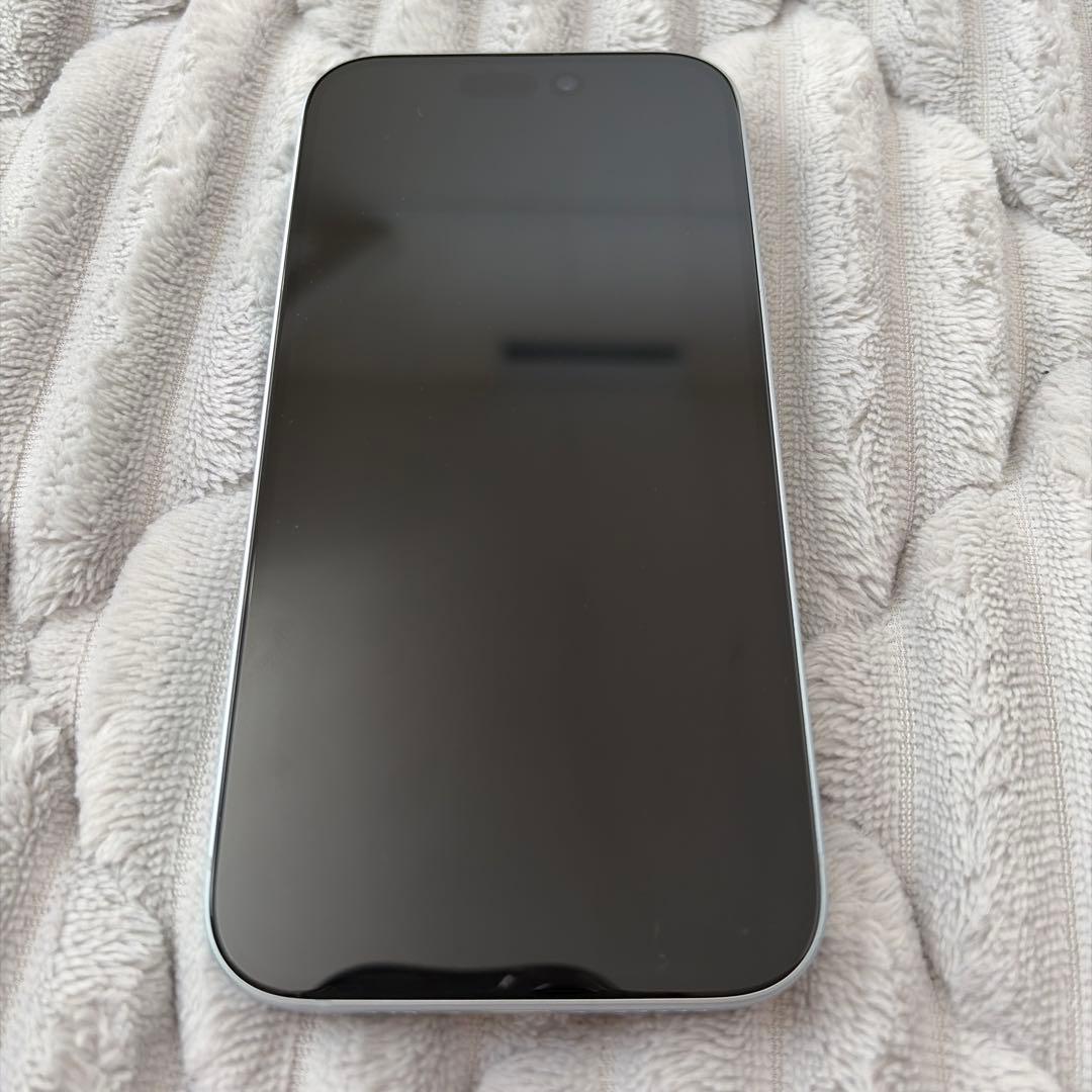 【美品】Apple iPhone15 256GB 本体 ブルー
