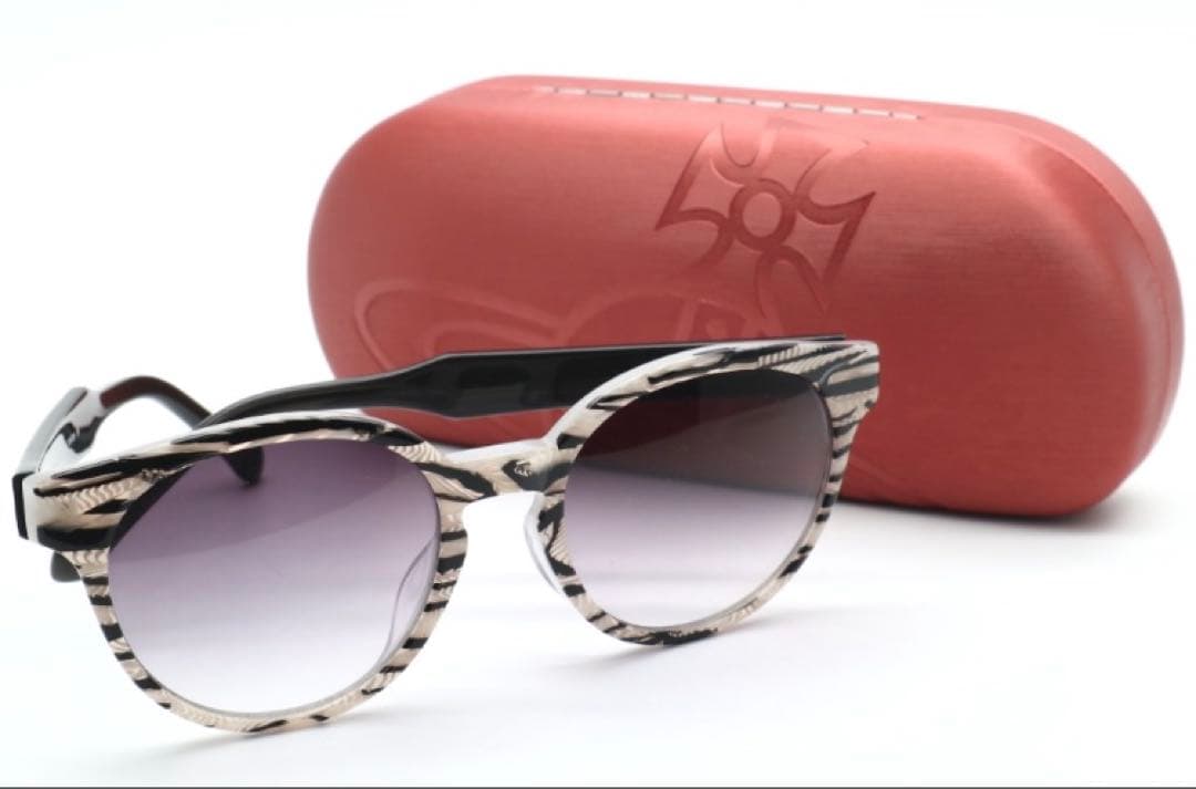 新品　激レア　希少　vivienne westwood サングラス　ゼブラ