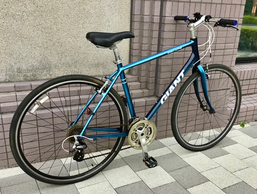 GIANT エスケープ クロスバイク ESCAPE R3 M 24段　東京