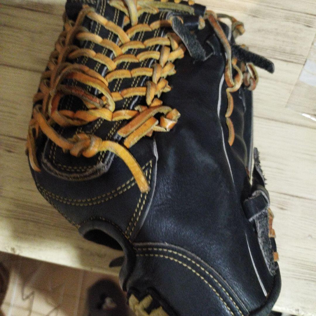 Uマーク 黒 レザー 野球グローブ 右投げ用
