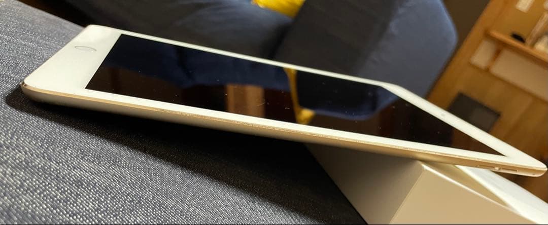 iPad Pro 9.7インチ Wi-Fi 128GB ゴールドMLMX2J/A