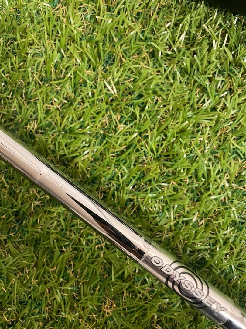 オデッセイ ブラックシリーズ　ツアーデザイン 2 右　パター