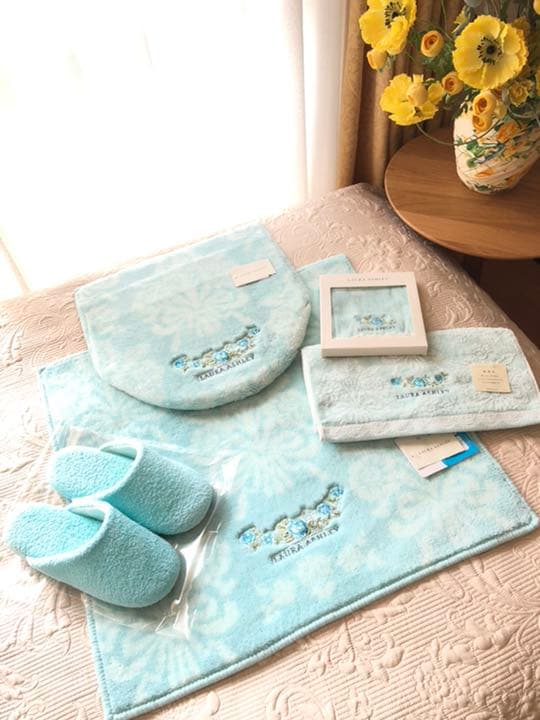 お取り置き　新品未使用　ローラアシュレイ　トイレタリー　トイレ　　レア　5点