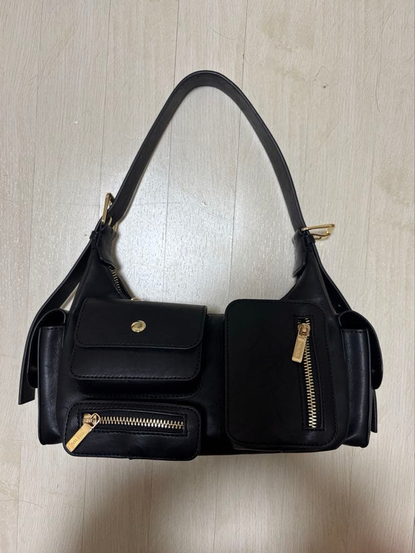 バッグ thetoe Brick multi pocket bag black