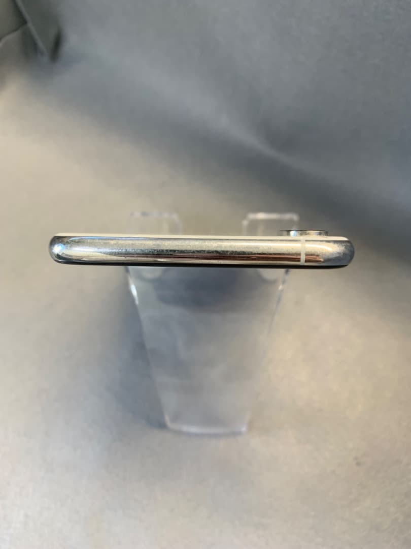 美品　国内版　SIMフリー　iPhoneXS MAX　 64GB ホワイト色