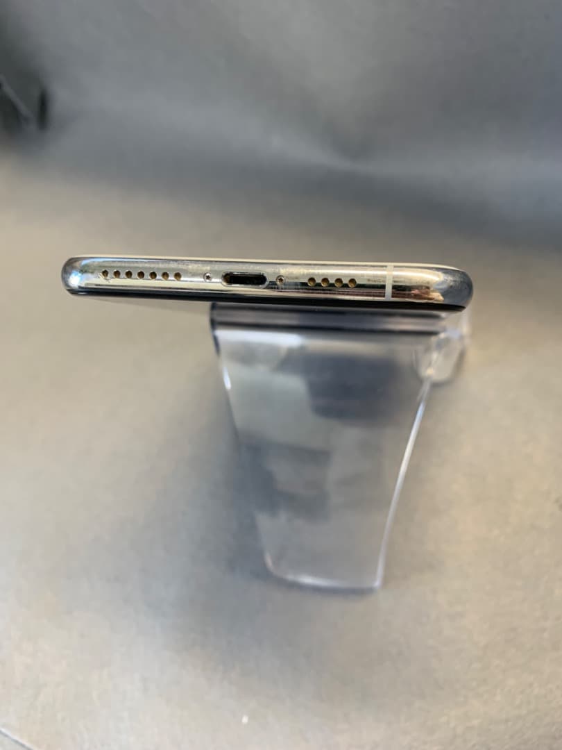 美品　国内版　SIMフリー　iPhoneXS MAX　 64GB ホワイト色