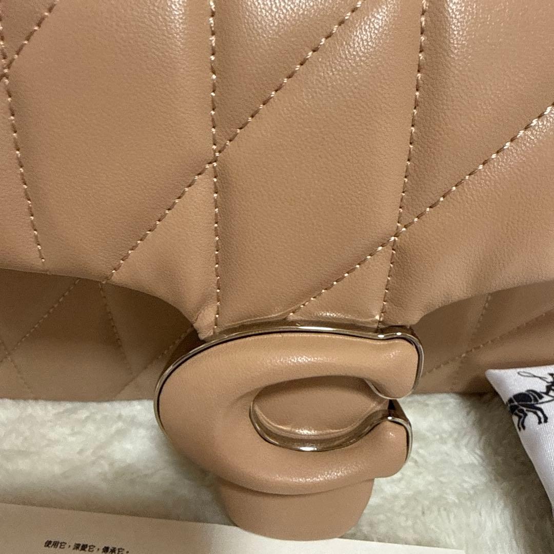 COACH ベージュ キルティング ショルダーバッグ26cm