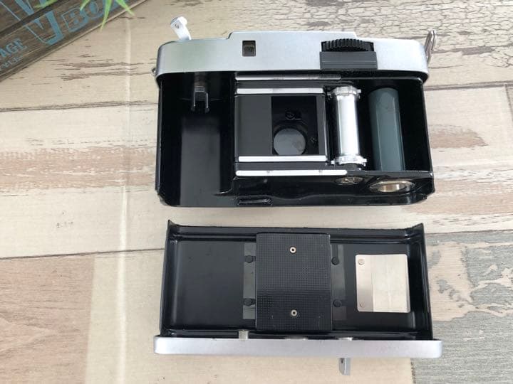 フィルムカメラ OLYMPUS PEN EE S D.ZUIKO 3cm F2.8