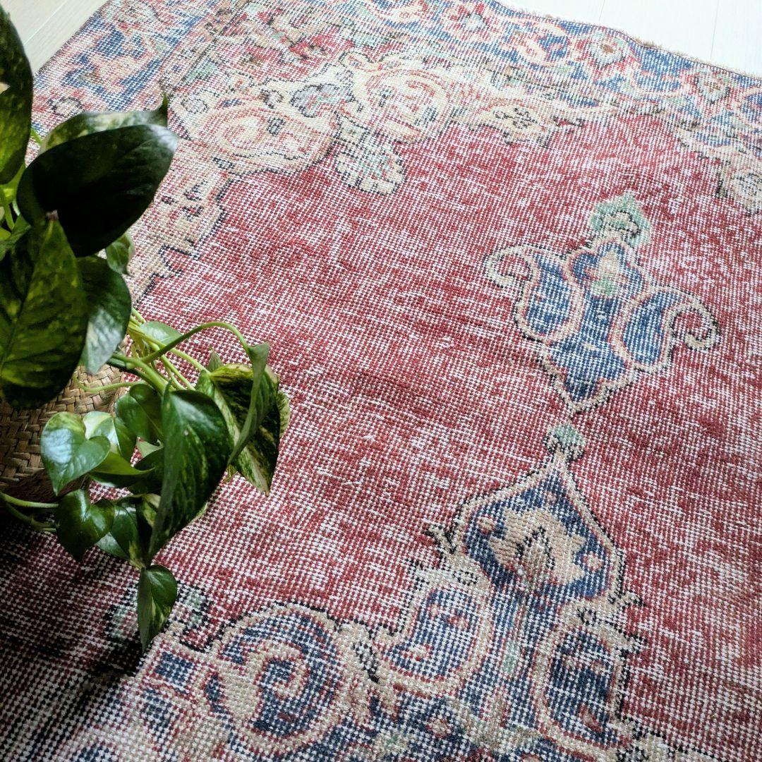 128×221 メダリオンシャビーレッド　トルコヴィンテージラグ