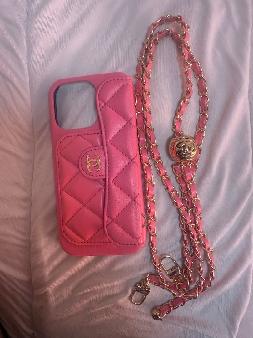 キルティングiPhoneケース チェーンショルダー