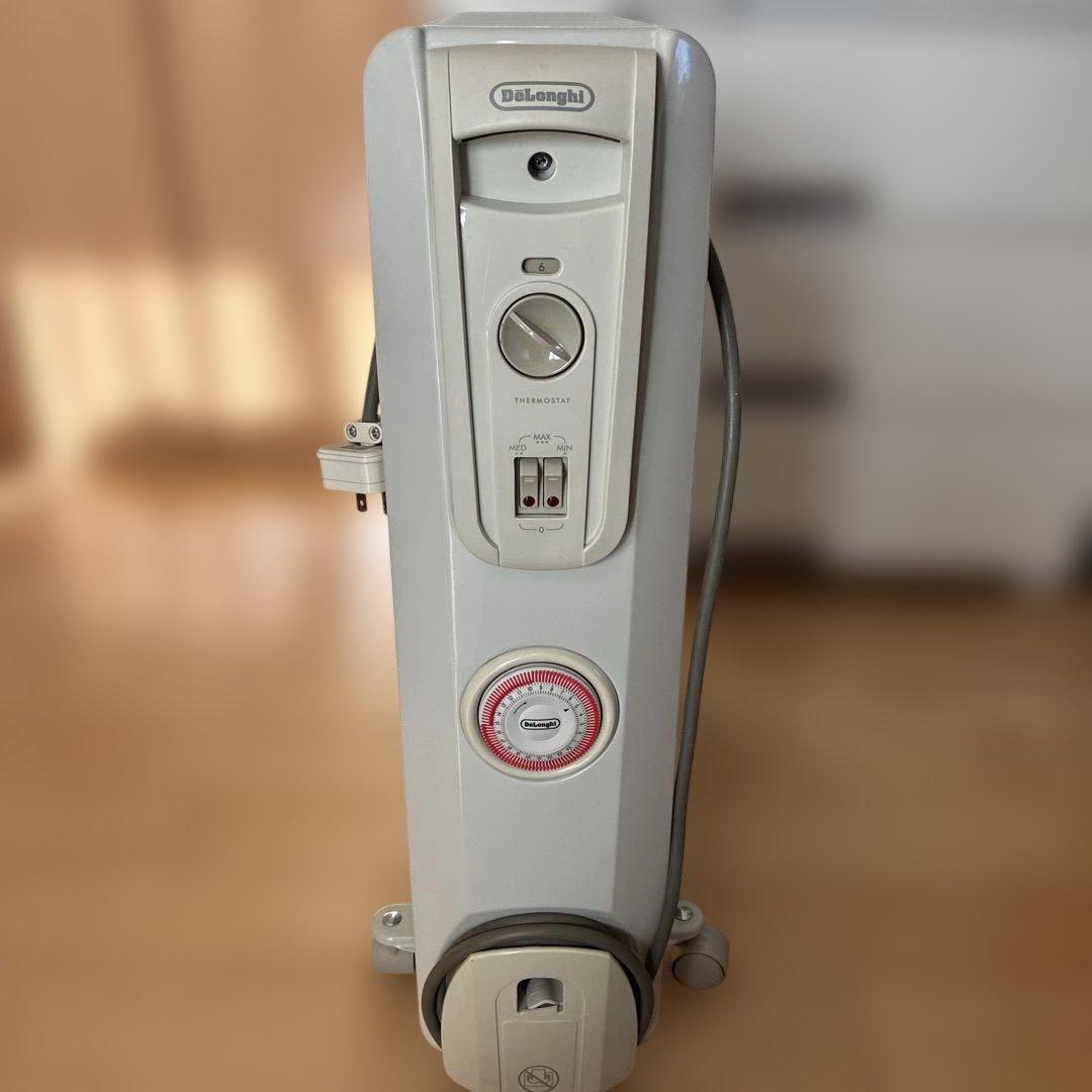 デロンギオオイルヒーター。H771423E. 200V.2300W.作動確認済.