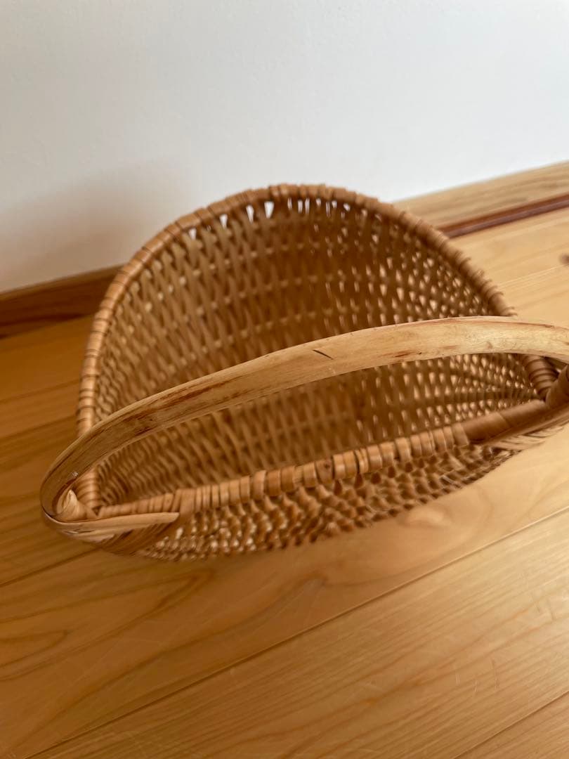 ラトビア　ウォールバスケット　カゴアミドリ