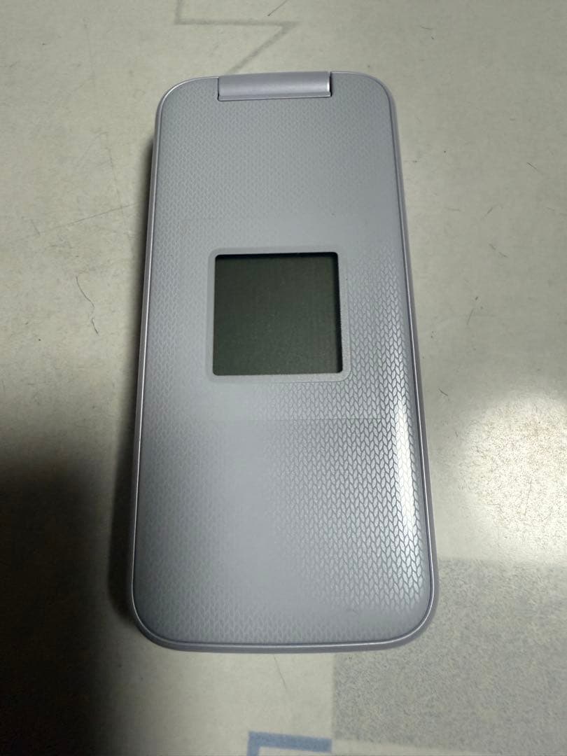 docomoドコモらくらくホン F-01M ホワイト (純正バッテリー 予備付)