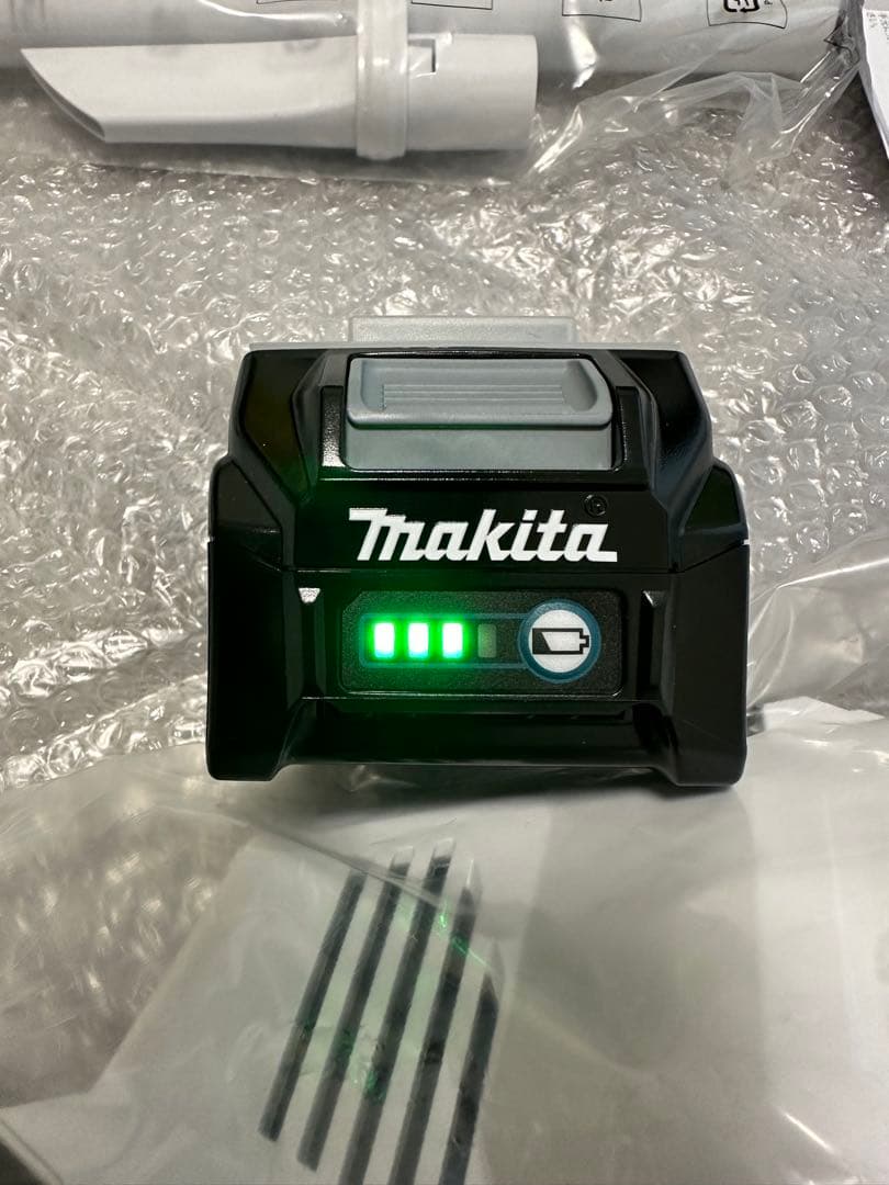 マキタ CL003G充電式 掃除機40vホワイトセット未使用品