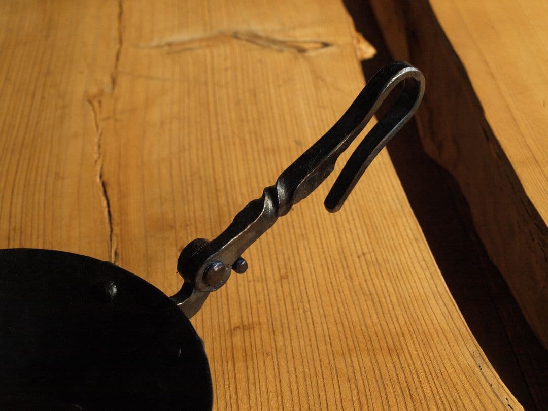 鍛造折り畳み式シェラカップ　ソロキャンプアイアンギア焚き火