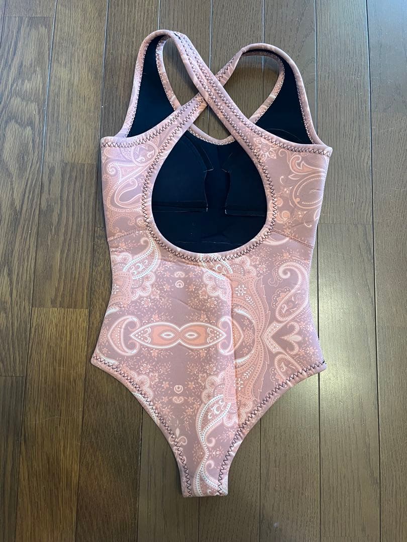 ペイズリー柄 クロスストラップ タッパー(ワンピースウェットスーツ)