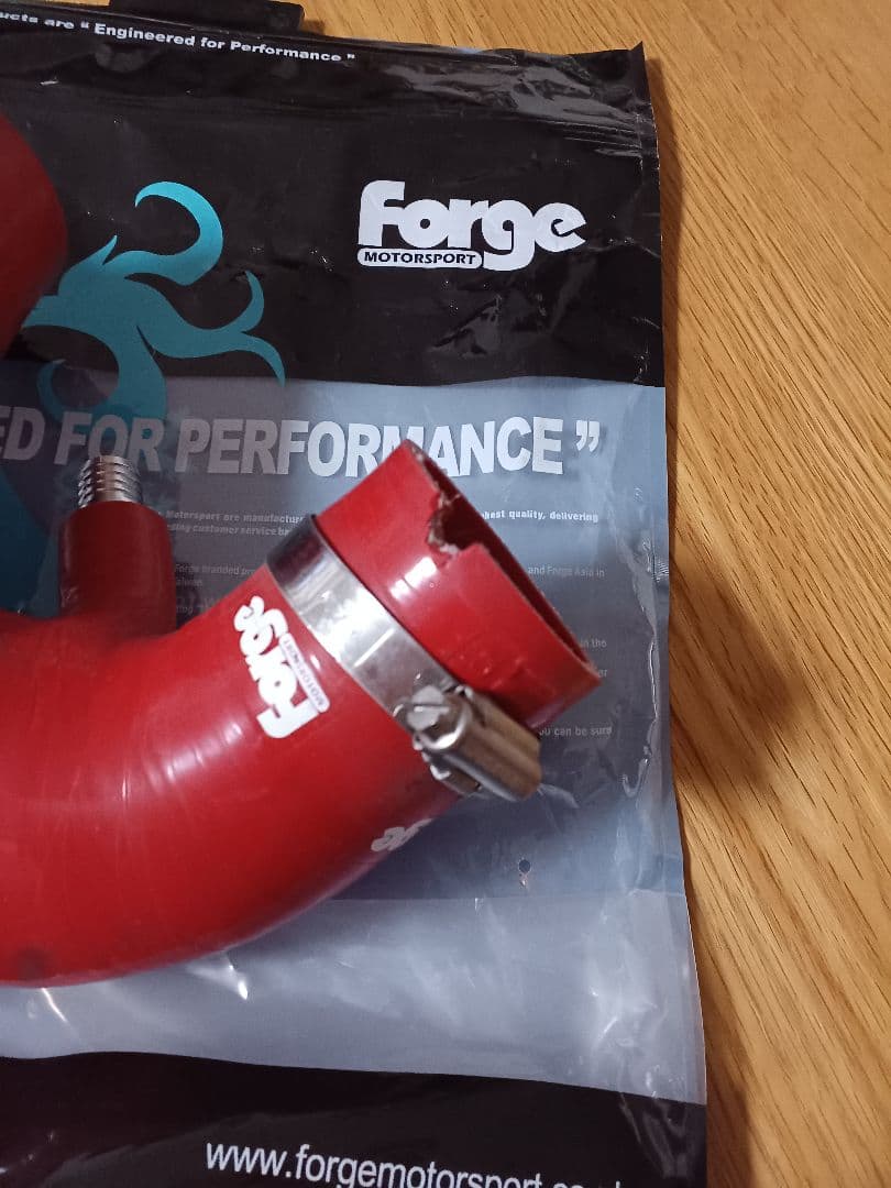 (値下げ)Forge 赤 シリコン インテークホース　アバルト595 IHI用