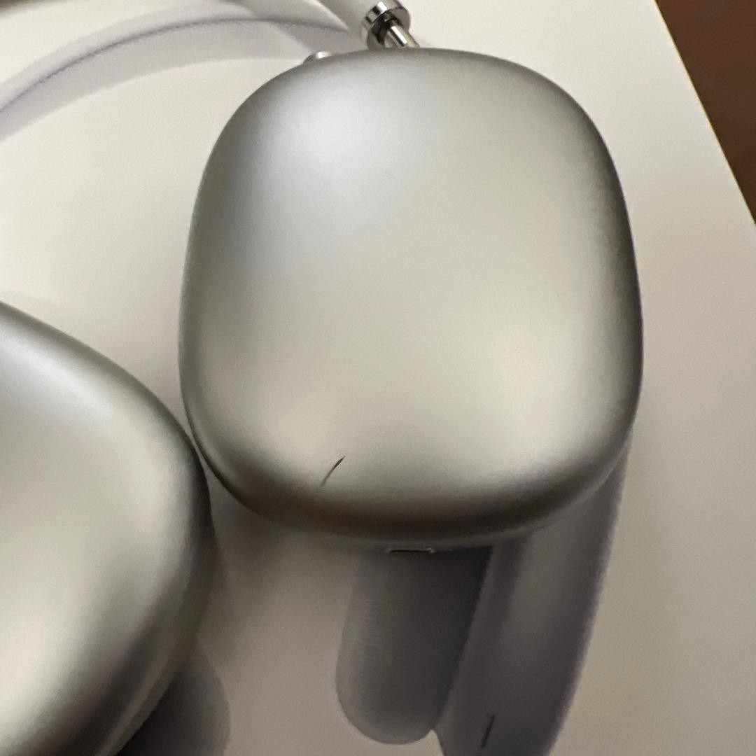 AirPods本体 シルバーオーバーイヤーヘッドフォン