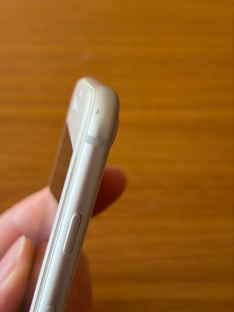 美品 iPhone8 64GB シルバー