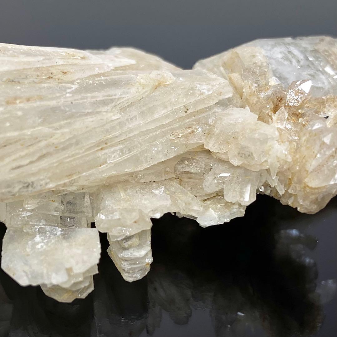 インターフェレンスクォーツ　成長干渉水晶　鉱物標本　ダルネゴルスク産　ストーン