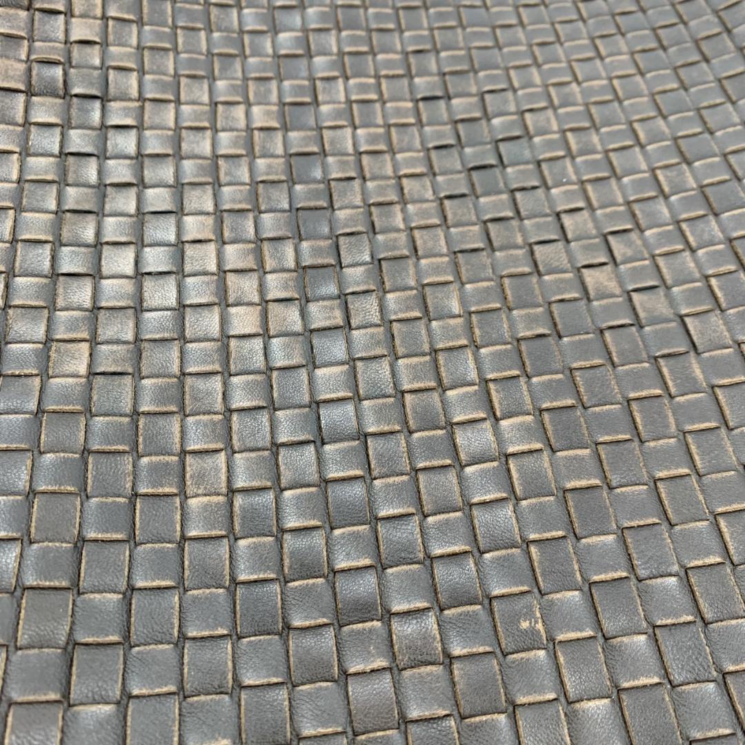 ボッテガヴェネタ イントレチャート ショルダーバッグ メッセンジャー レザー