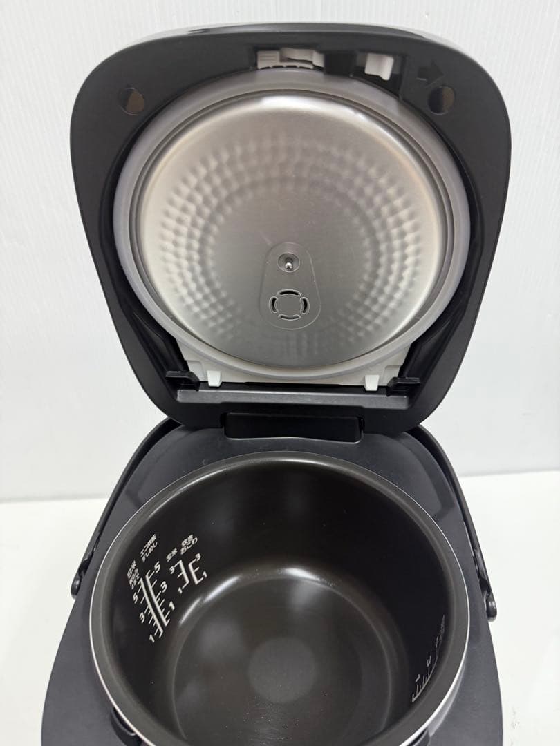 Panasonic IH 炊飯器 SR-FE101 ブラック 2024年製