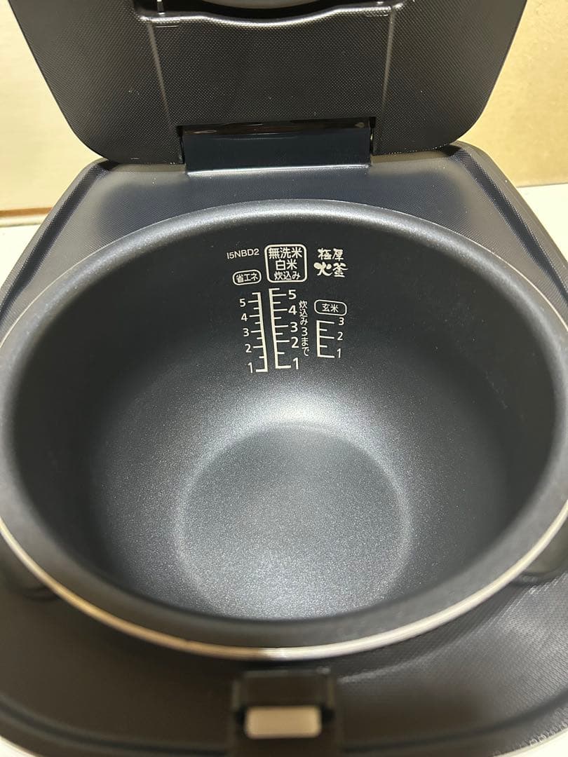 【美品】アイリスオーヤマ　IHジャー炊飯器　5.5号炊き　MRC-IG50-B