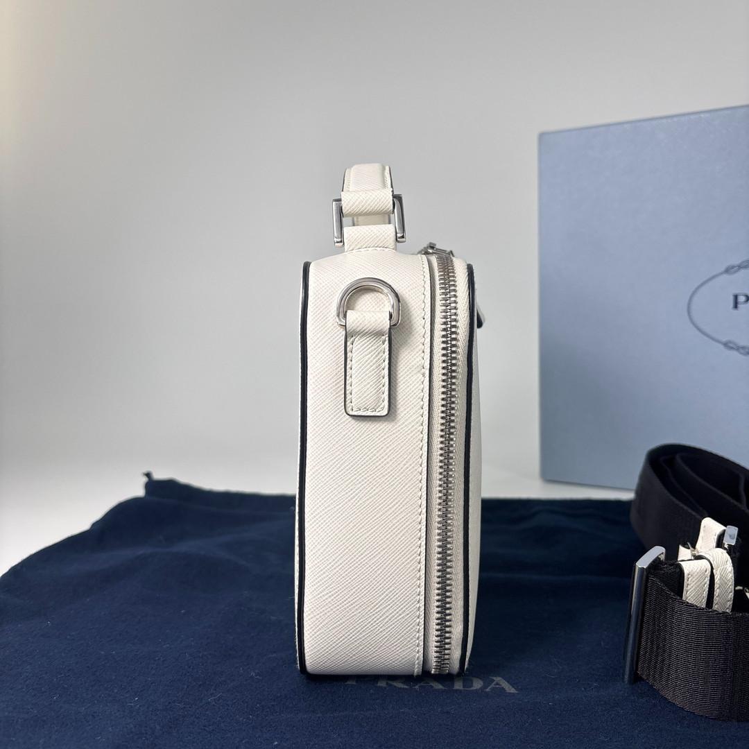 新品未使用/IC プラダ 2VH069 サフィアーノレザー ショルダーバッグ