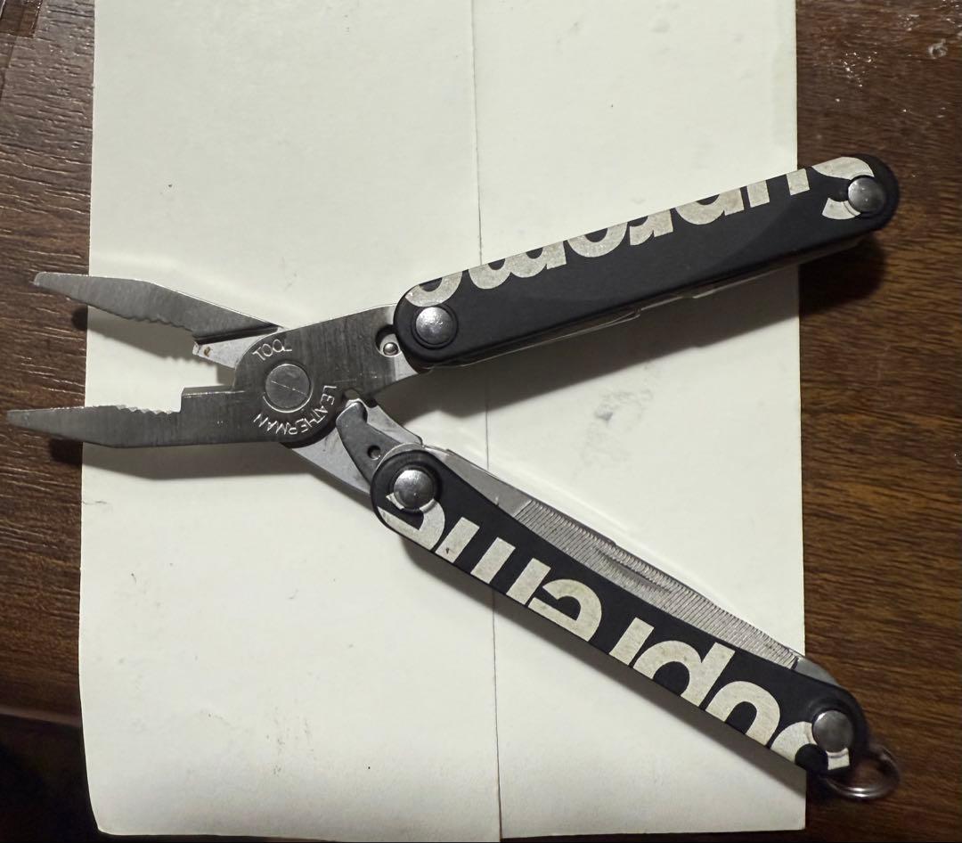 小物 Supreme/Leatherman Squirt PS4 Multitool