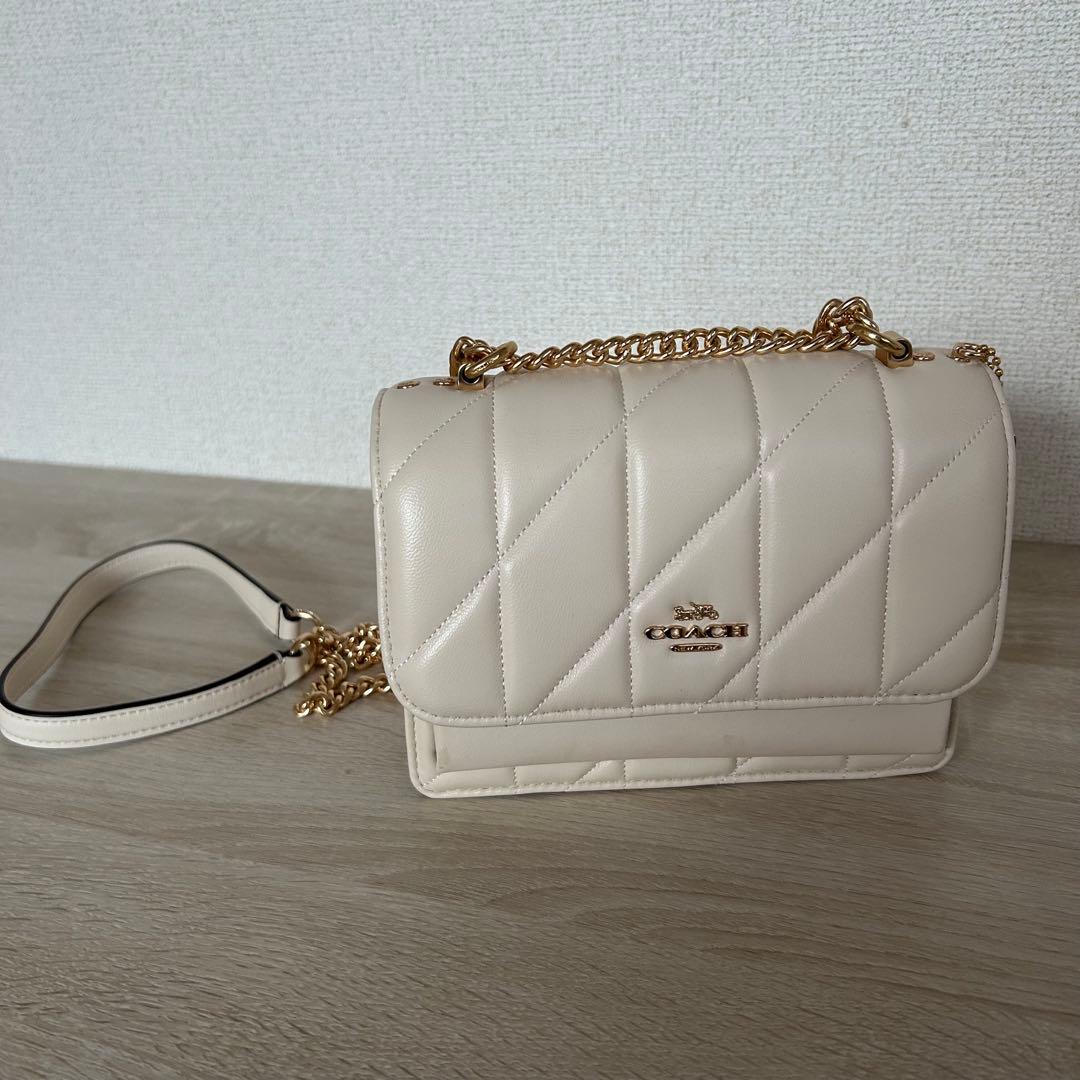 coach ショルダーバッグ　キルティング　ホワイト　ミニショルダー