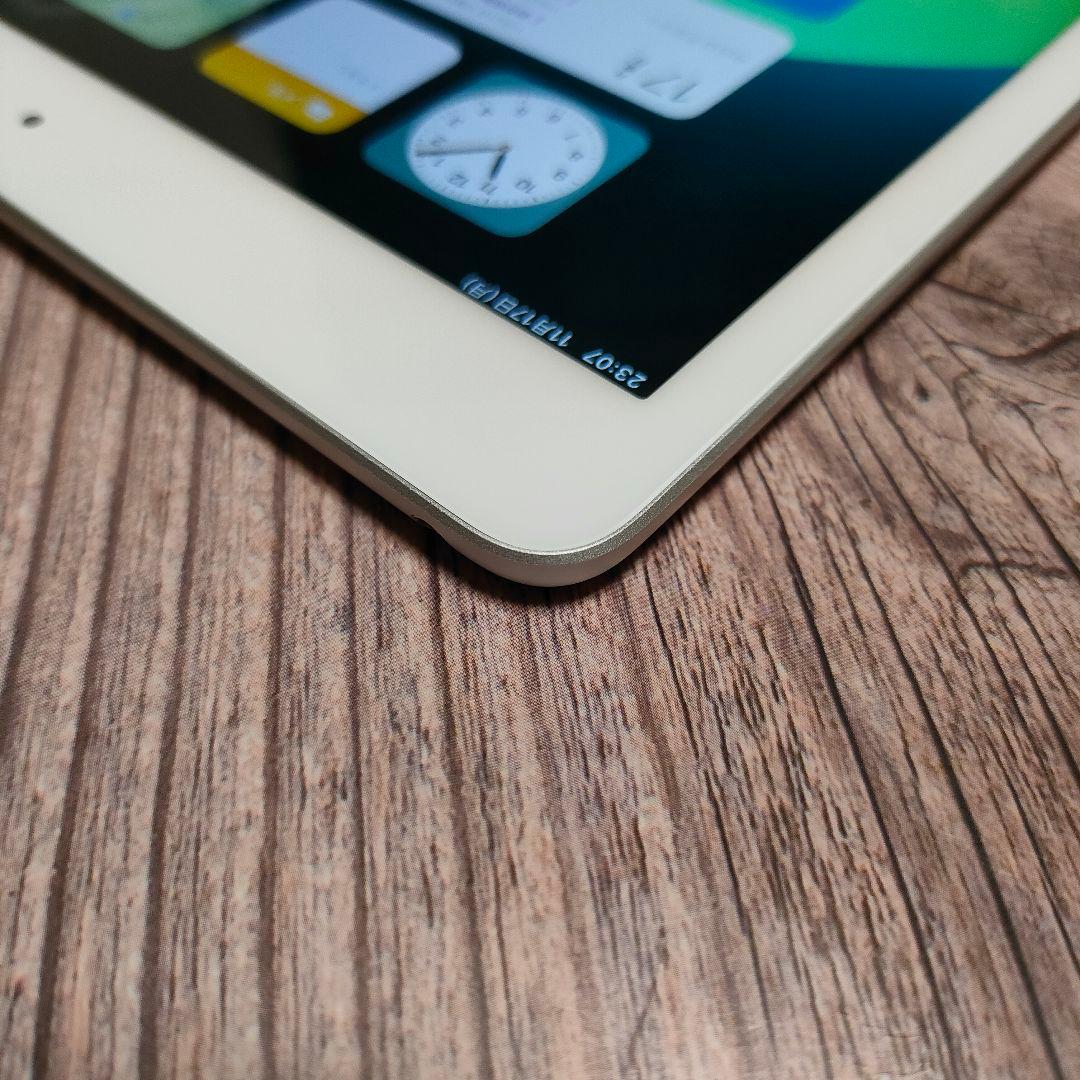 iPad 第7世代 32GB シルバー 新品近い